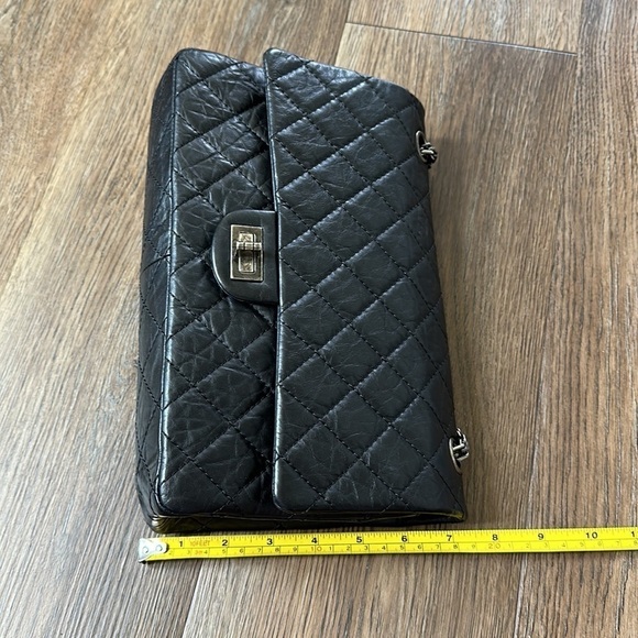 Chanel 2.55 Reissue 227 – Black Aged Calfskin, Ruthenium Hardware – Double Flap - Picture 11 of 12